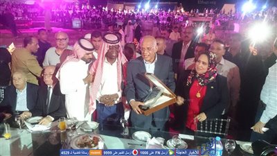 درع هدية من النواب لـ