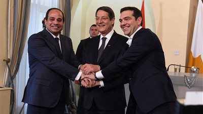 السيسي: قمة اليونان وقبرص مدخل للحفاظ على استقرار منطقة المتوسط 