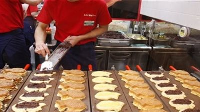 ضبط مصنع لإنتاج الحلويات الشرقية الفاسدة في قنا