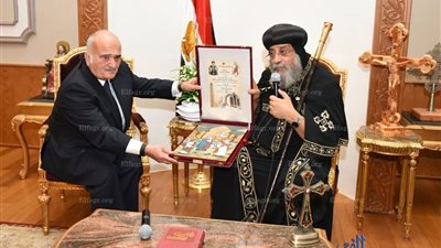 البابا تواضروس يستقبل الأمير الحسن بن طلال في المقر الباباوي