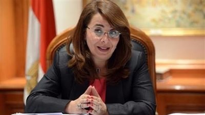 والي تبحث أوجه التوسع في خدمات الدفع الإلكتروني لأصحاب المعاشات