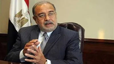 شريف إسماعيل يطالب نائب رئيس 