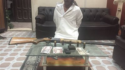 ضبط طربة حشيش وبندقية خرطوش بحوزة مزارع فى مطروح