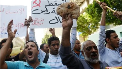 4 مخاوف من رضوخ الحكومة لشروط صندوق النقد الدولي.. وخبراء: مصر ستحترق