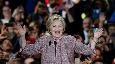 استطلاع رأي: تقدم كلينتون على ترامب بـ11%