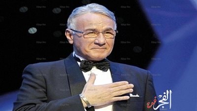 عزت أبو عوف يدخل 