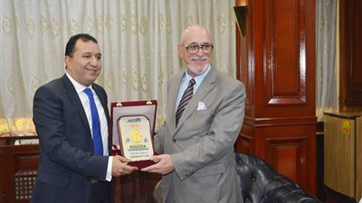 سفير كوبا بالقاهرة يلتقي محافظ الأقصر 