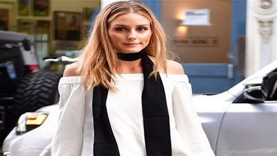 أفكار جديدة وعصرية لتنسيق السكارف الرفيع مع ملابسك بأناقة (صور)