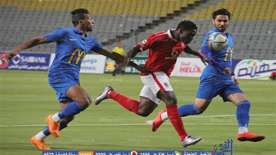 القيعي: إيفونا ليس لاعبا موهوبا.. ميدو جابر إما يضرب أو يبقى سيسيه