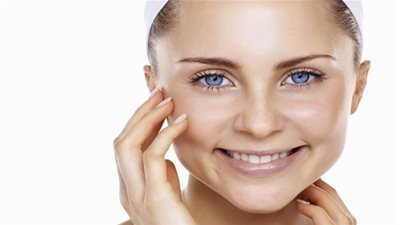 وصفات طبيعية لعلاج البشرة الدهنية