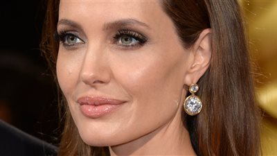 الظهور الأول لأنجلينا جولي منذ طلب الطلاق من براد بيت !