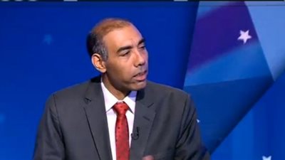 باحث في العلاقات الدولية: كلينتون تهدف في المناظرة الأخيرة لتوجيه ضربة قاضية لترامب