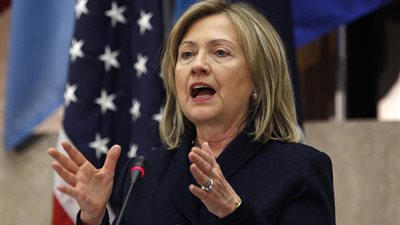 كلينتون ترفض التدخل البري الأمريكي في العراق 