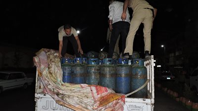 ضبط 132 اسطوانة غاز قبل تهريبها للسوق السوداء بالبحيرة