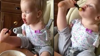 فيديو مؤثر.. طفلة بلا زراعين تتحدي الإعاقة وتأكل دون مساعدة أحد