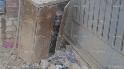 كبائن الكهرباء تهدد حياة أهالى عزبة 