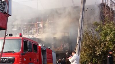 الحماية المدنية تسيطر على حريق داخل مصنع للقطن غرب الإسكندرية 