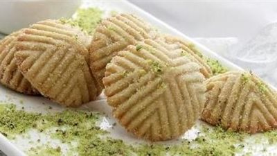 طريقة عمل المعمول بالفستق 