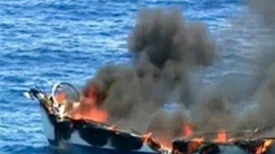 حرس الحدود تحتجز طاقم سفينة يمنية في مرسى علم بعد إنقاذهم 