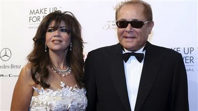 زوجة محمود عبد العزيز تحرج رواد مواقع التواصل الاجتماعي بهذا الرد 