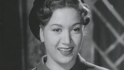 هدى سلطان تتعشى بأربع أزواج حمام وفرختين فقط عشان الريجيم