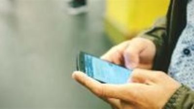 دراسة تكشف بطاريات الهاتف المحمول تنبعث منها غازات سامة 