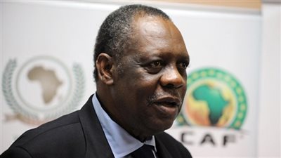 عيسى حياتو يصل القاهرة لحضور إياب نهائي دوري الأبطال