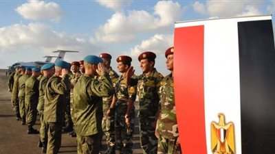 صلاة مشتركة بين المظليين المصريين والروس في مشروع 