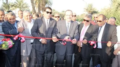 افتتاح طريقي 