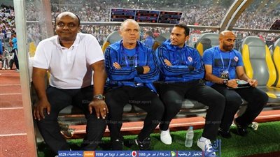 مرتضى منصور يعقد جلسة طارئة مع الجهاز الفني للزمالك