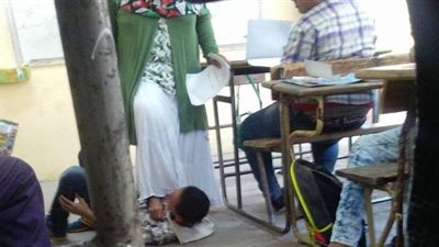 بعد دهس المعلمة على رقبته.. الطالب 
