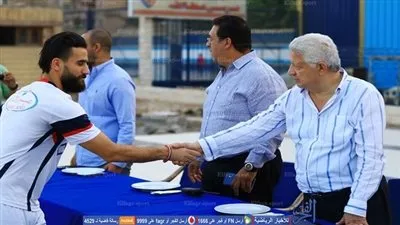 مرتضي منصور يساند لاعبي الزمالك قبل لقاء سموحة