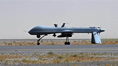 إيران تقدم أول طائرة بدون طيار 