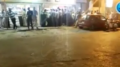 بالفيديو.. تزاحم واشتباكات أمام المجمع الإستهلاكي بالدقي بسبب السكر 