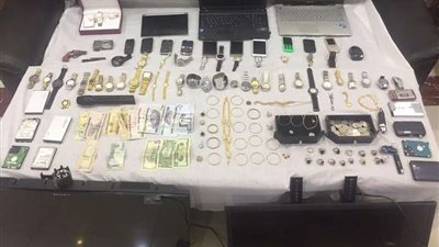 الإطاحة بتشكيل عصابي لسرقة المنازل في الخُبر