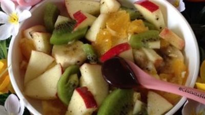 طريقة عمل سلطة الفواكه بصوص الشيكولاتة