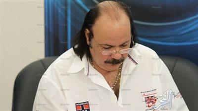 طلعت زكريا يطير إلى الغردقة لاستكمال تصوير 