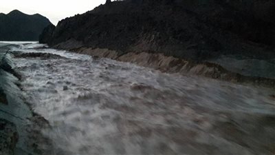 8 وفيات و26 مصابًا بسبب السيول فى البحر الأحمر 