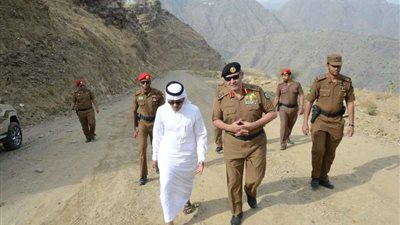 لجنة جازان الأمنية في جولة بالمحافظات الحدودية تؤكد صورة الحياة الطبيعية