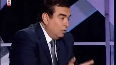 ضيف ينفعل على جورج قرداحي ويكاد يبرحه ضربا في 