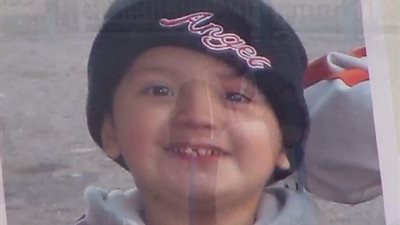 العثور على جثة طفل أمريكي حبسته والدته داخل خزانة لمدة 3 سنوات  