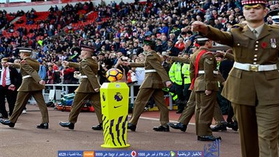 بالفيديو.. دقيقة صمت على ضحايا الحرب العالمية الأولى قبل لقاء سندرلاند وآرسنال