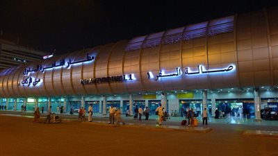 وزير سياحة جامايكا يصل القاهرة للمشاركة في قمة السياحة العالمية 