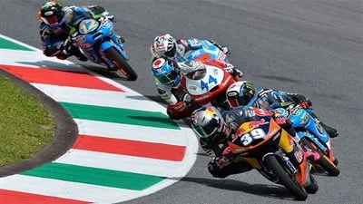 تحت الأمطار الغزيرة .. دوفيزيوسو يفوز بسباق ماليزيا 