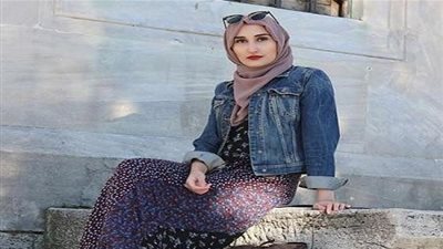 صيحات مميزة لإرتداء الجاكيت الجينز لإطلالة كاجوال للفتاة المحجبة (صور)