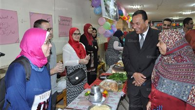رئيس جامعة المنوفية يشهد إفتتاح معرض الطعام الخيري السابع (صور)