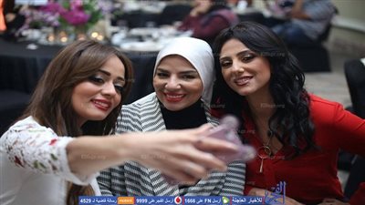 منة عمارة تقدم الجزء النهائي من ديفليه بيت أزياء 