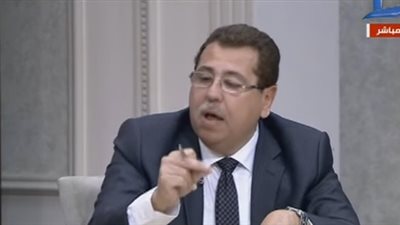 نائب يكشف كواليس جلسة سحب الثقة من الحكومة (فيديو)