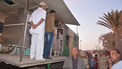 محافظ البحر الأحمر يتفقد المخابز الميدانية وطرق 