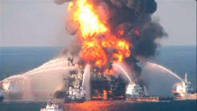 مقتل 7 أشخاص وإصابة 40 آخرين جراء انفجار فى سفينة بباكستان